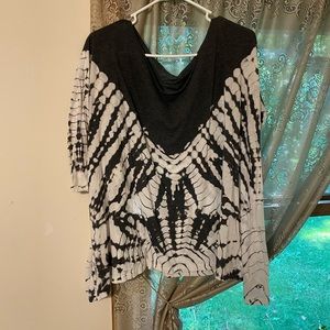 Sz L Shark Bite Raw Edge Top